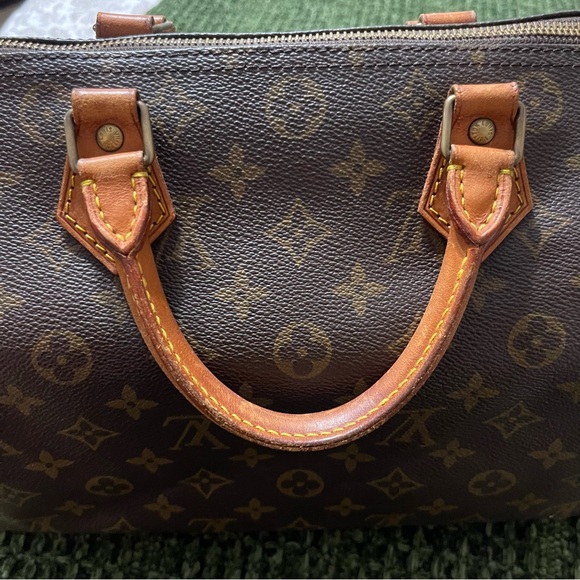 Louis Vuitton Classic Speedy 30 - Picture 4 of 7